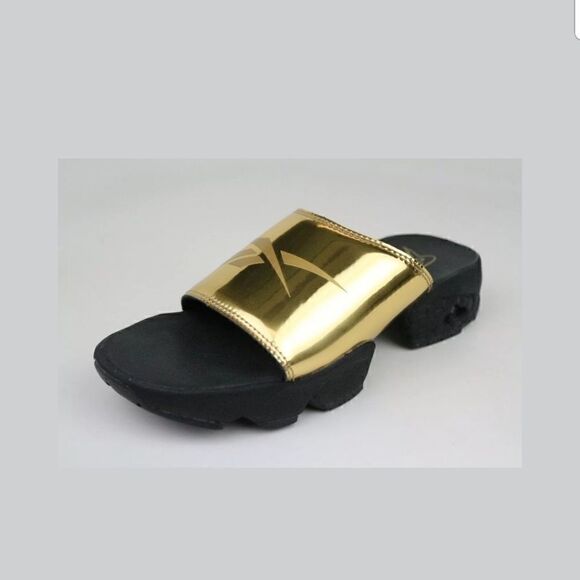 𝅺REEBOK Fury Slides Magic Hour Gold Black Size 5 - Picture 1 of 5